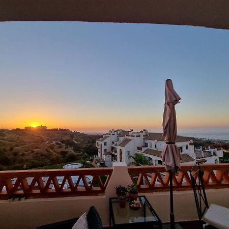 Elegant Apartment With Fantastic Views At The Top Of Calahonda Sitio de Calahonda المظهر الخارجي الصورة