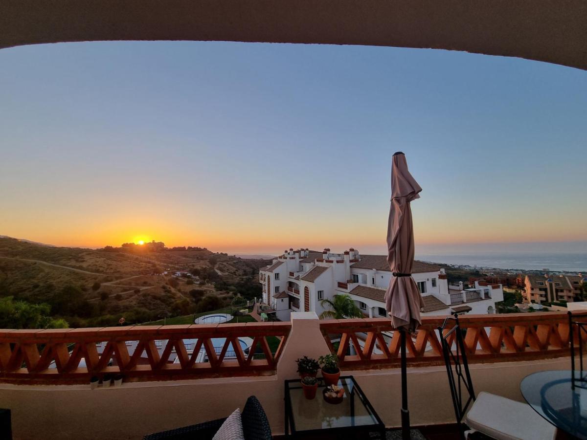 Elegant Apartment With Fantastic Views At The Top Of Calahonda Sitio de Calahonda المظهر الخارجي الصورة