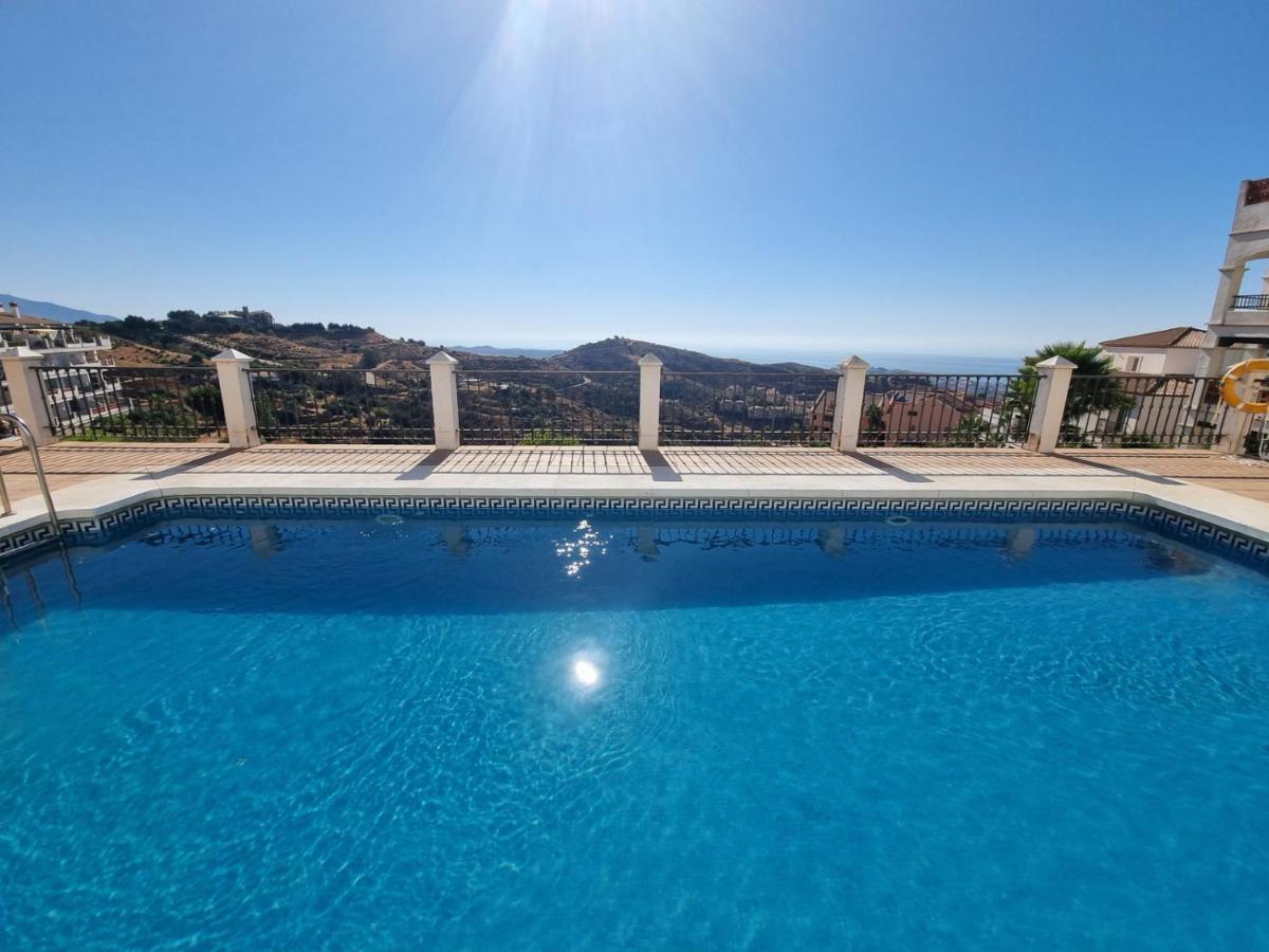Elegant Apartment With Fantastic Views At The Top Of Calahonda Sitio de Calahonda المظهر الخارجي الصورة