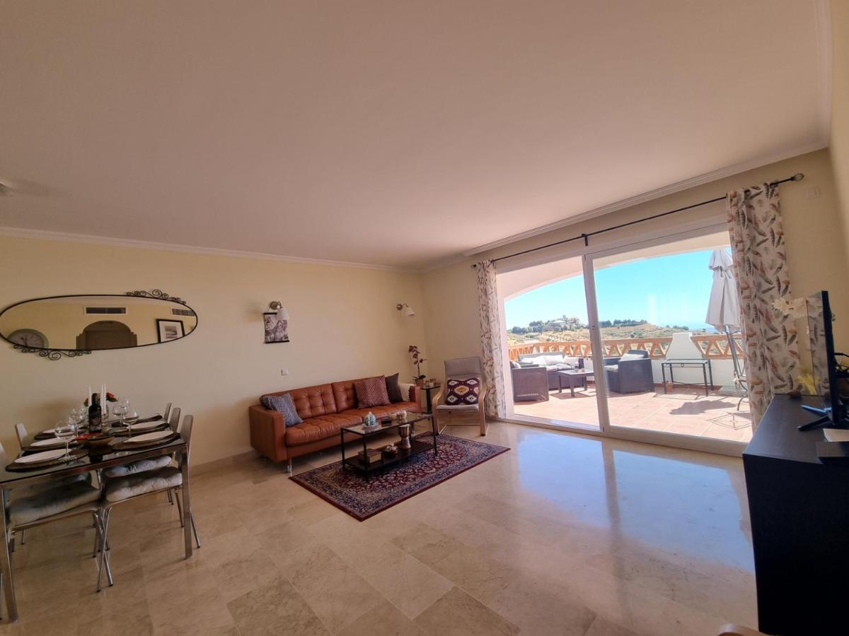 Elegant Apartment With Fantastic Views At The Top Of Calahonda Sitio de Calahonda المظهر الخارجي الصورة